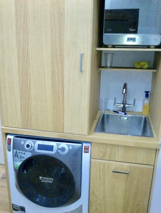 Cocina compacta con lavadora · 2017