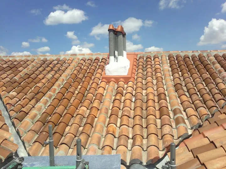 Faldón con la chimenea · 2013